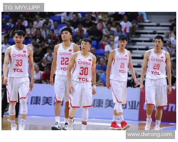 2018年男篮蓝队与加拿大队激战回顾及精彩瞬间分析