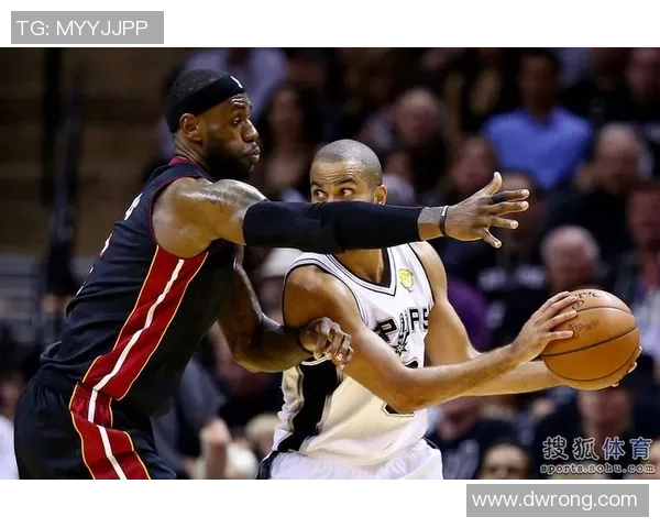 热火与马刺总决赛第二场精彩录像回放回顾与分析