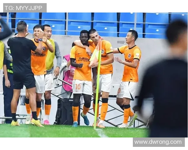 东体：客场打败国安后，海牛投资人乔伟光将赢球奖提至400万